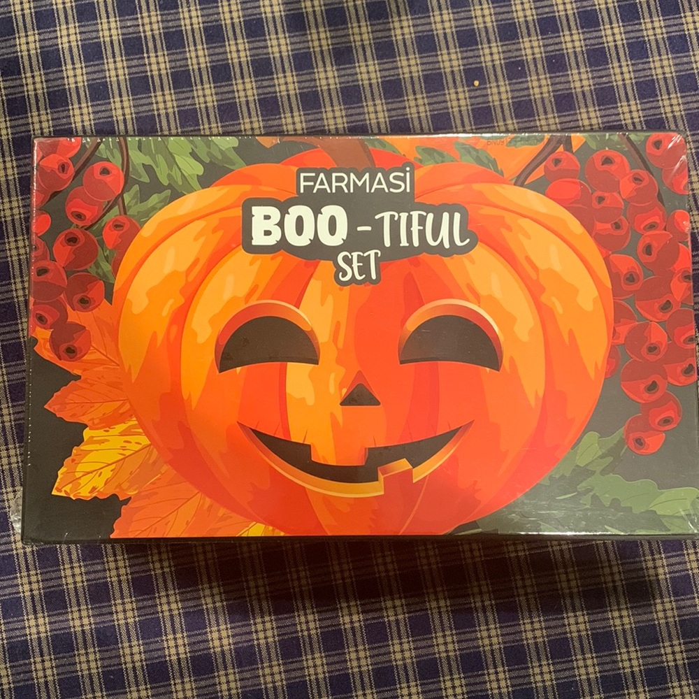 Farmasi Boo-TiFul Set/Limited Edition Pumpkin Cinnamon Body Care Lotion Wash NEW